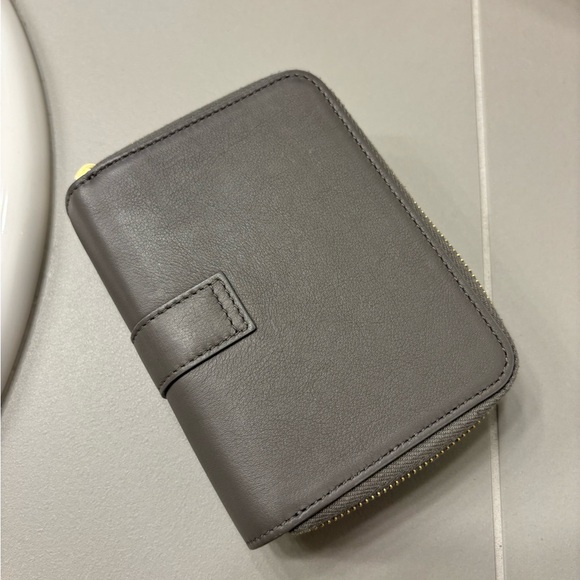 Authentic YSL Wallet - Picture 5 of 9